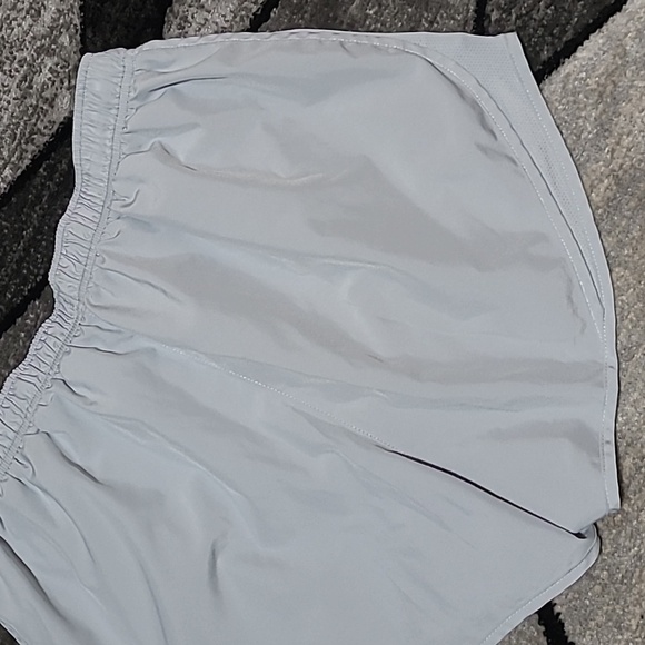 NIKE DRI-FIT SWOOSH LOGO LINED MESH ATHLETIC SHORTS - Picture 10 of 11